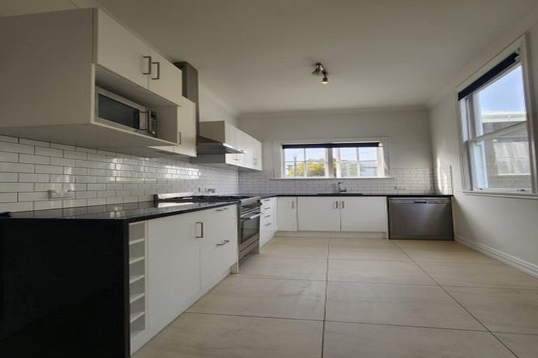 Photo of property in 113 Austin Street, Mount Victoria, Wellington, 6011