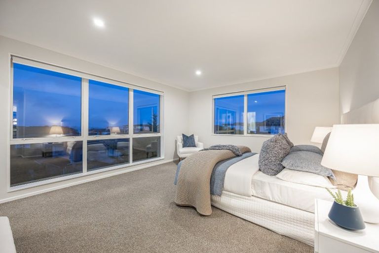 Photo of property in 21 Headland Drive, Long Bay, Auckland, 0630
