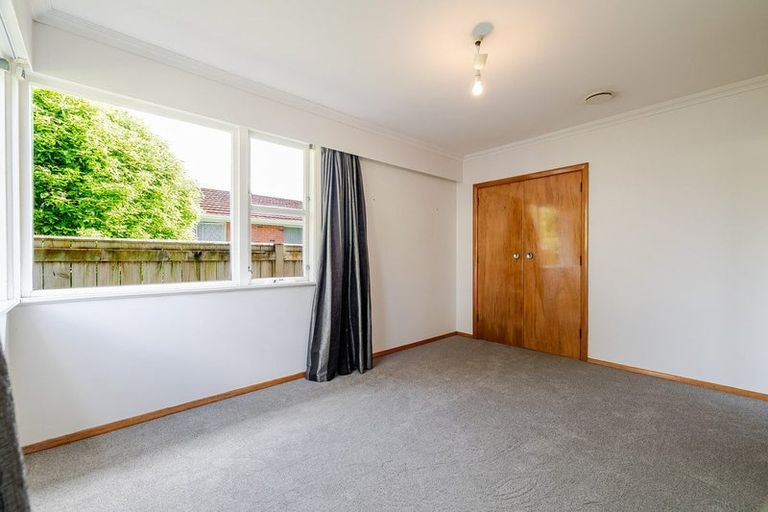 Photo of property in 5 Athlone Place, Hokowhitu, Palmerston North, 4410