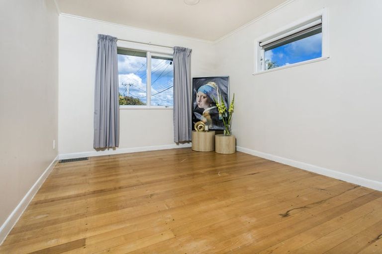 Photo of property in 2/13 Manuka Road, Bayview, Auckland, 0629