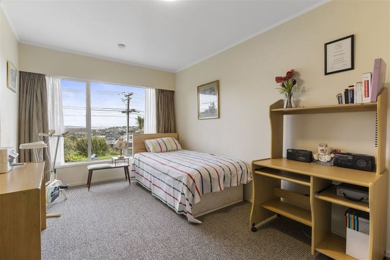 Photo of property in 1/76 Woodlands Crescent, Browns Bay, Auckland, 0630