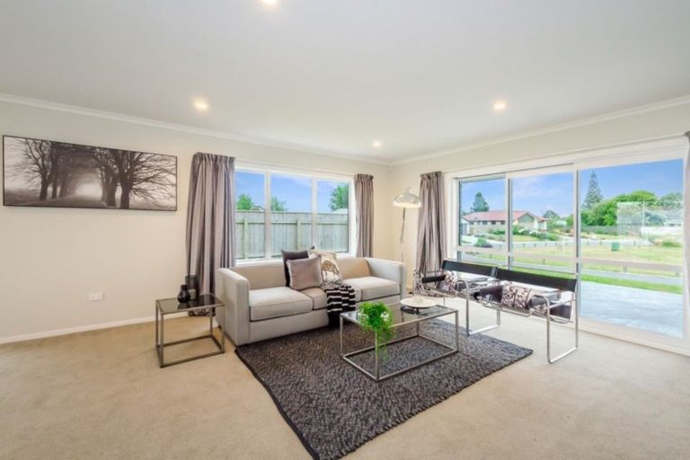 Photo of property in 12 Gardner Place, Otaki, 5512