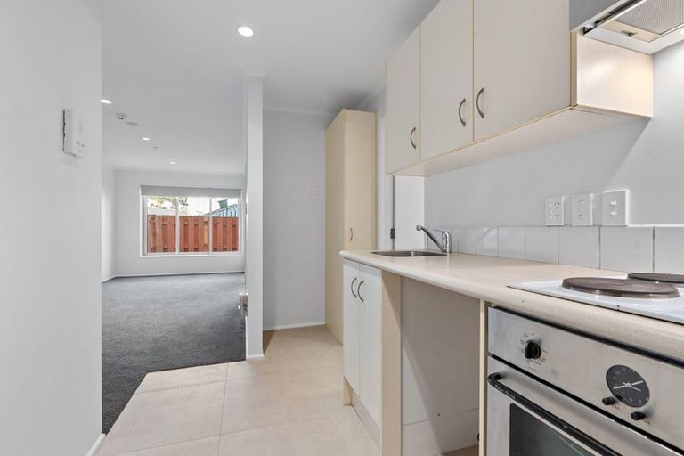 Photo of property in 15c/30 Westward Ho, Glen Eden, Auckland, 0602