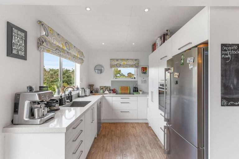 Photo of property in 15 Frankley Road, Westown, New Plymouth, 4310