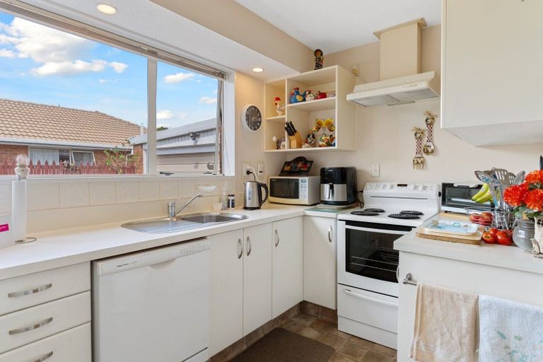 Photo of property in 3/35 Avonhead Road, Avonhead, Christchurch, 8042