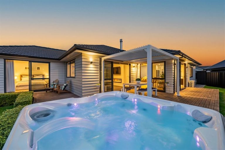 Photo of property in 7 Don Griffin Grove, Trentham, Upper Hutt, 5018