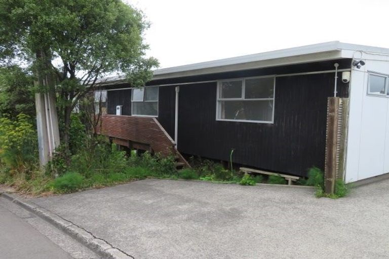 Photo of property in 84 Salford Street, Newlands, Wellington, 6037