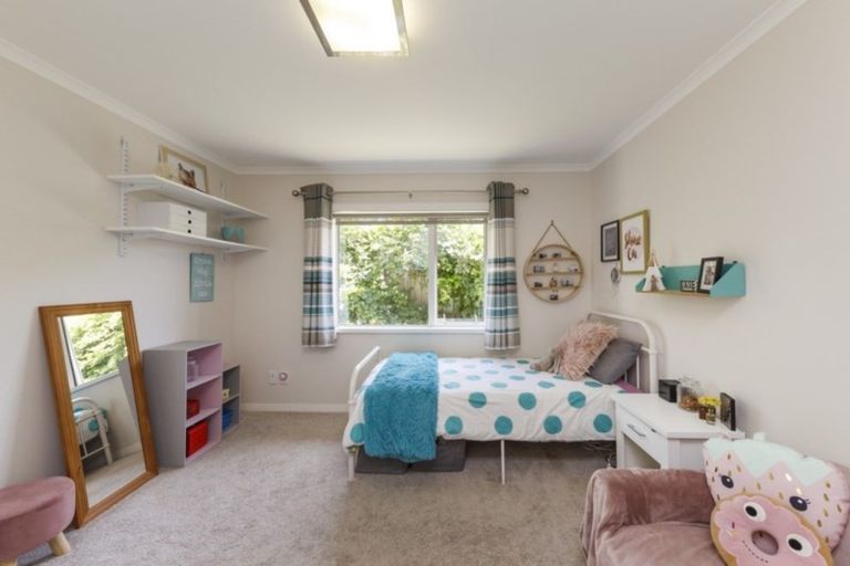 Photo of property in 28 Cashmere Drive, Fitzherbert, Palmerston North, 4410