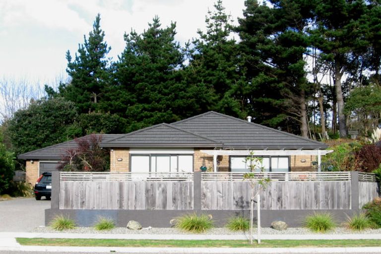 Photo of property in 114 Weggery Drive, Waikanae Beach, Waikanae, 5036