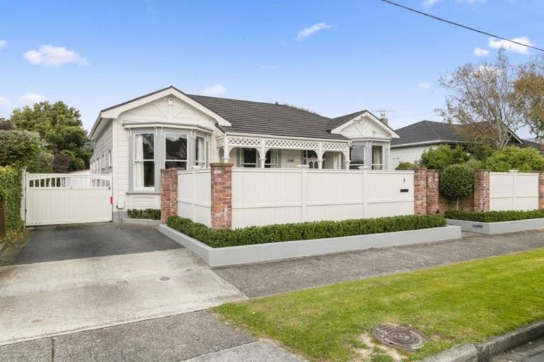 Photo of property in 8 Hautana Square, Woburn, Lower Hutt, 5010