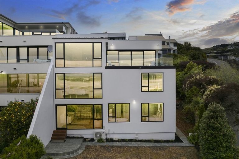 Photo of property in 11b Inverness Lane, Redcliffs, Christchurch, 8081