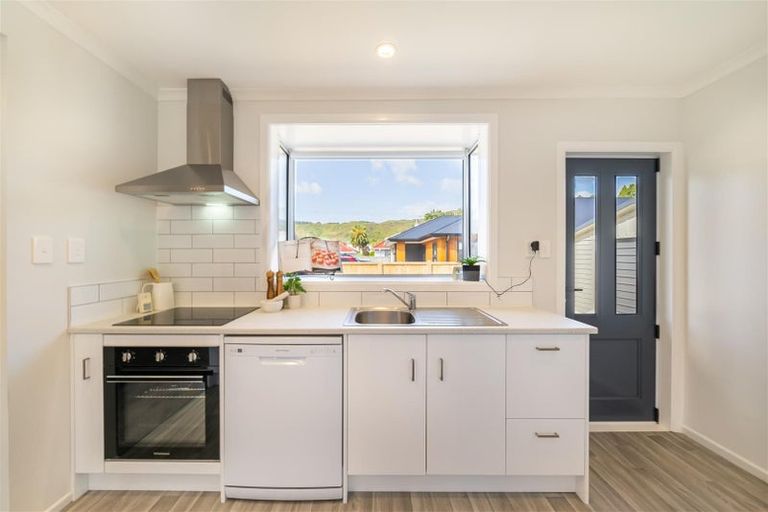 Photo of property in 5a Totara Park Road, Clouston Park, Upper Hutt, 5018
