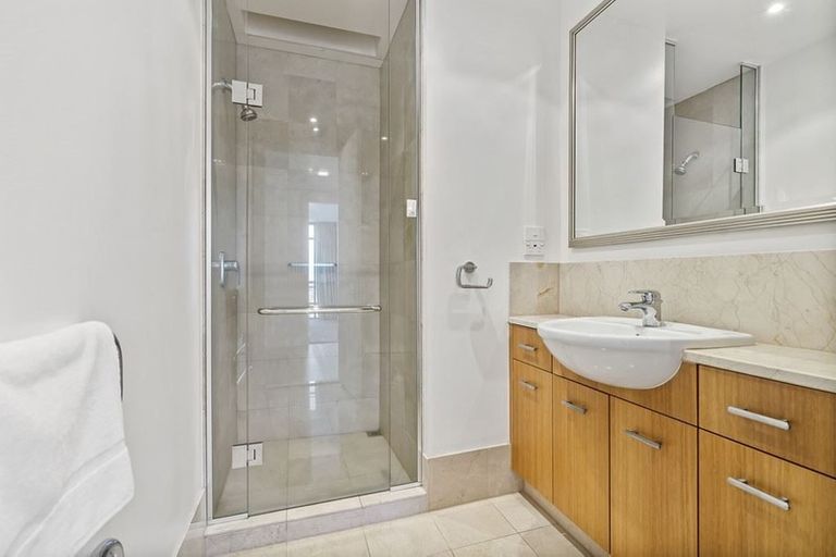 Photo of property in The Metropolis Apartments, 3304/1 Courthouse Lane, Auckland Central, Auckland, 1010