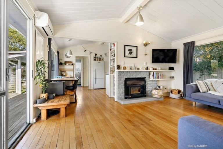 Photo of property in 13 Thurleigh Grove, Karori, Wellington, 6012