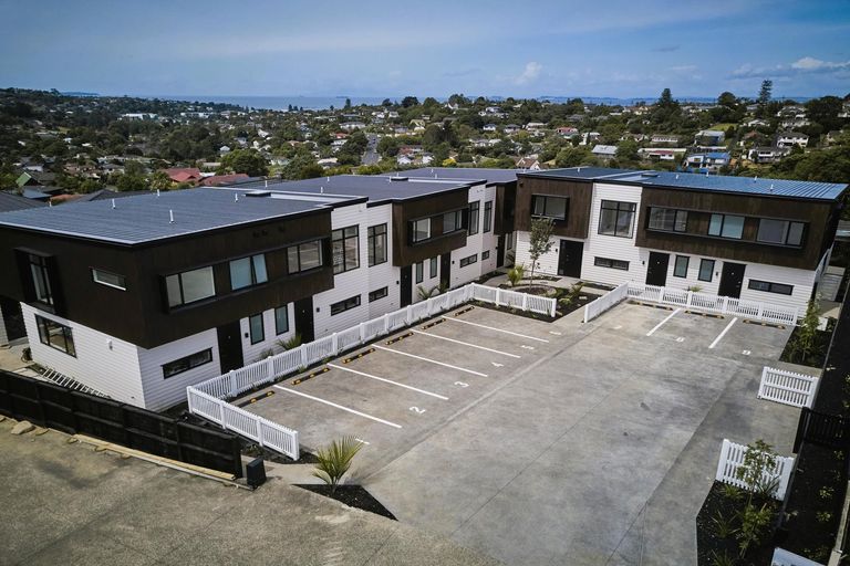 Photo of property in 4/14 Eastwood Rise, Browns Bay, Auckland, 0630