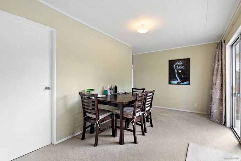 Photo of property in 2/20 Northcote Road, Takapuna, Auckland, 0622