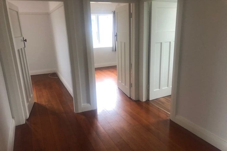 Photo of property in 1a Central Terrace, Alicetown, Lower Hutt, 5010