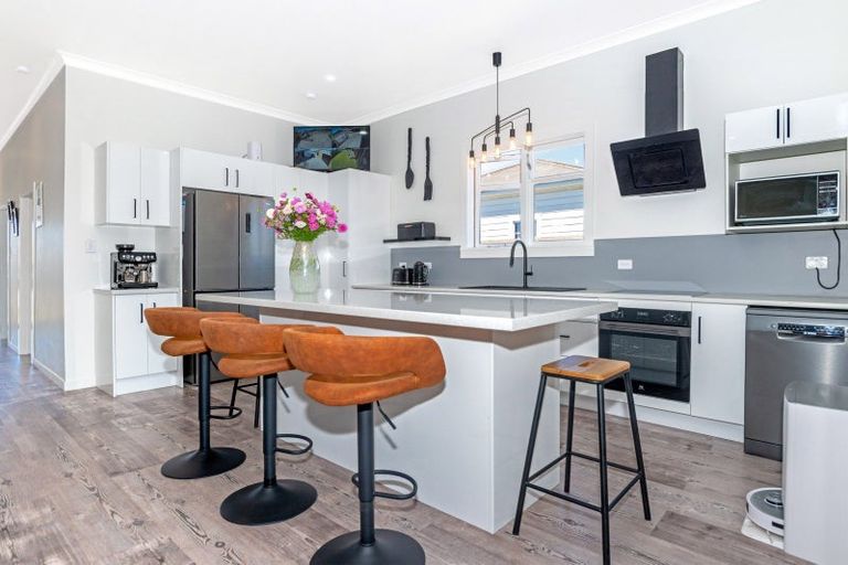 Photo of property in 21 Wellington Street, Te Hapara, Gisborne, 4010