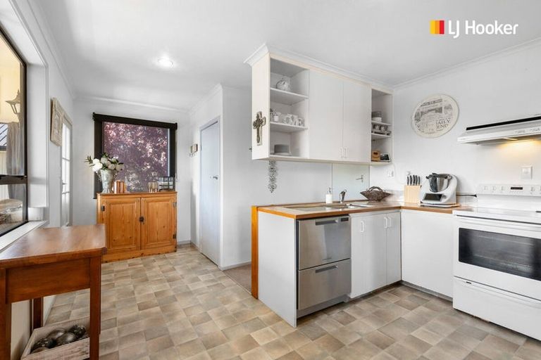 Photo of property in 19 Braeside, Kinmont Park, Mosgiel, 9024