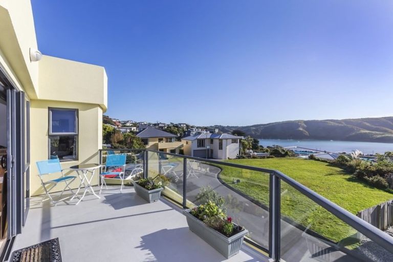 Photo of property in 13 Paremata Drive, Paremata, Porirua, 5024