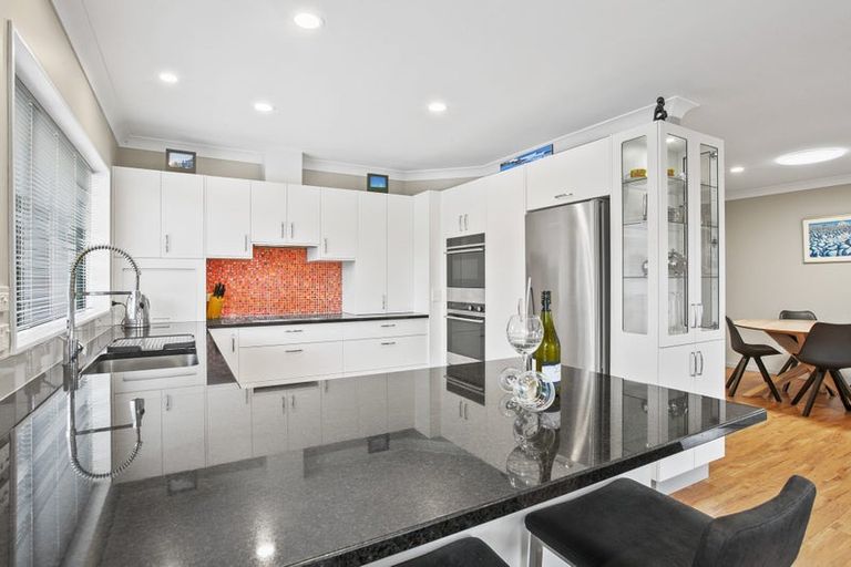 Photo of property in 20 Ashmore Drive, Frankleigh Park, New Plymouth, 4310