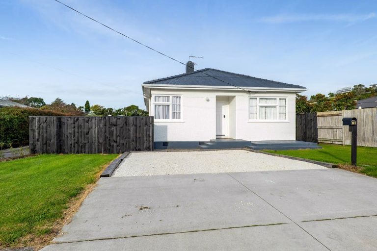 Photo of property in 15a Queens Road, Glen Avon, New Plymouth, 4312