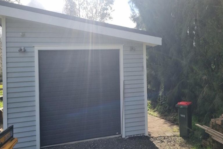 Photo of property in 195 Riverhead Road, Kumeu, 0892