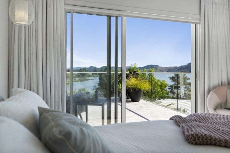 Photo of property in 104 Tukere Drive, Whangamata, 3620