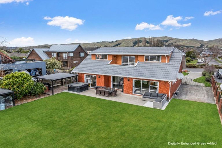 Photo of property in 12 Logan Place, Blenheim, 7201