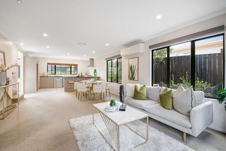 Photo of property in 1/24 James Street, Bayview, Auckland, 0629