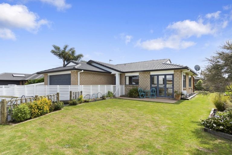Photo of property in 24 Sarah Place, Papamoa Beach, Papamoa, 3118