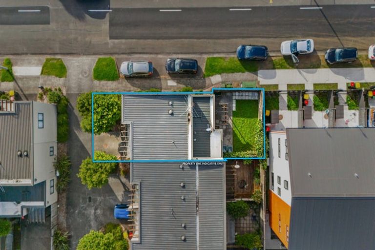 Photo of property in 8/17 Harbour View Road, Te Atatu Peninsula, Auckland, 0610