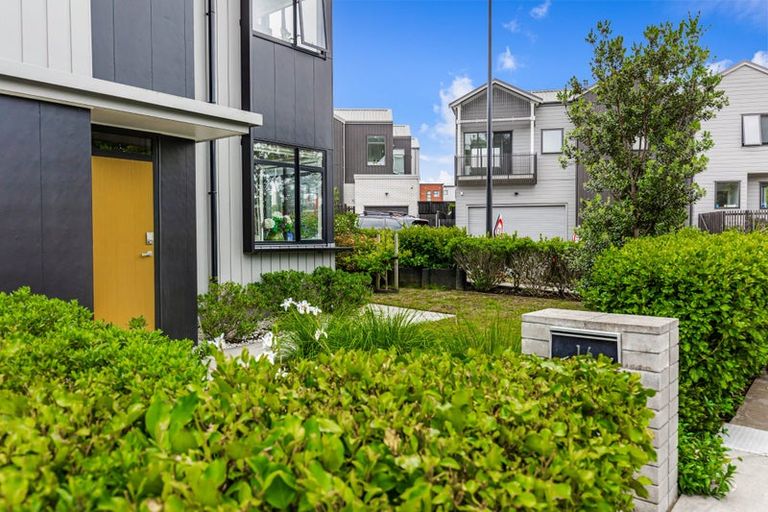 Photo of property in 16 Kauri Amber Road, Westgate, Auckland, 0614