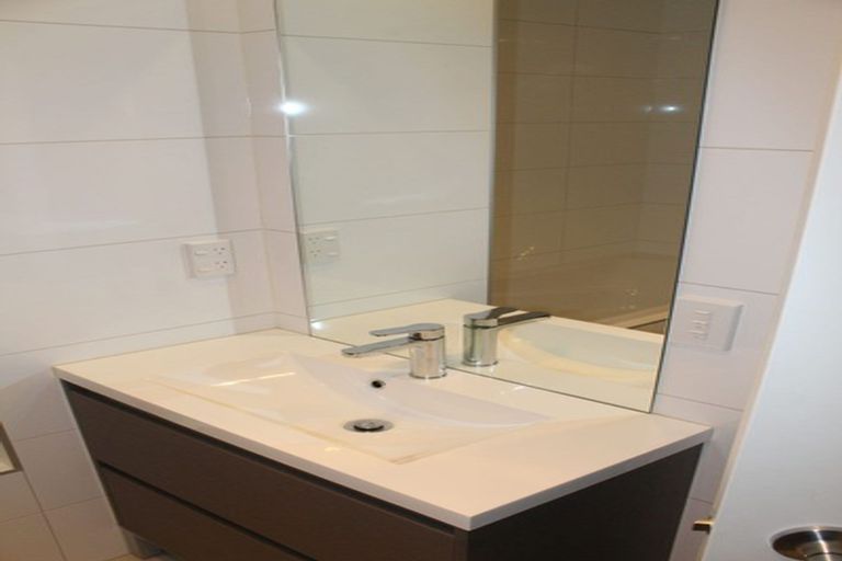 Photo of property in 24a Titoki Street, Te Atatu Peninsula, Auckland, 0610