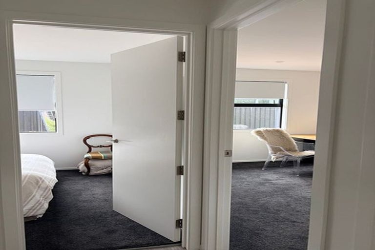 Photo of property in 42 Avalon Station Drive, Wanaka, 9305