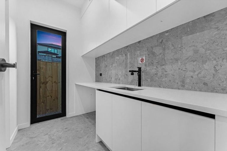 Photo of property in 37 Hing Street, Flat Bush, 2019