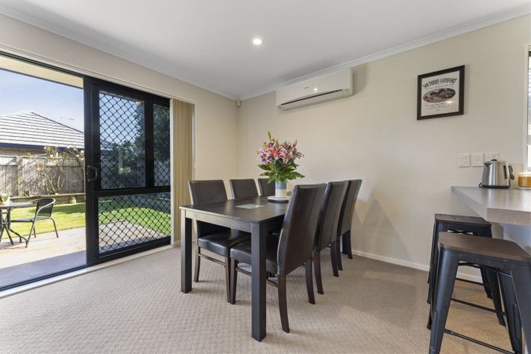 Photo of property in 25 Geneva Terrace, Kelvin Grove, Palmerston North, 4414