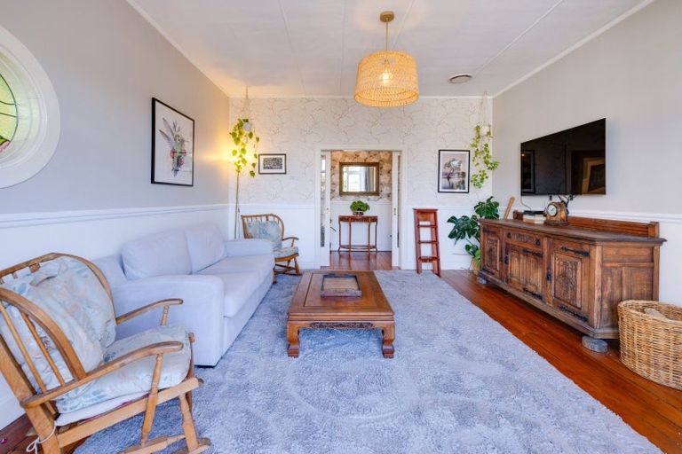 Photo of property in 21 Cobden Road, Bluff Hill, Napier, 4110
