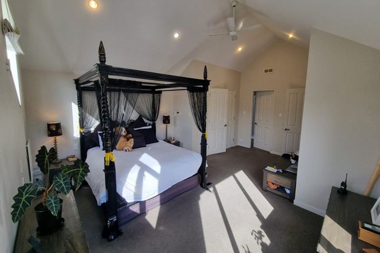 Photo of property in 247 Maungaraki Road, Maungaraki, Lower Hutt, 5010