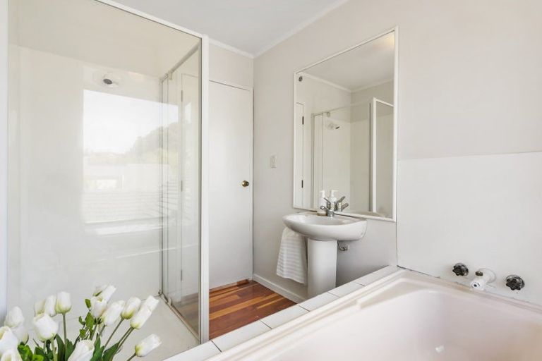 Photo of property in 10b Matipo Road, Mairangi Bay, Auckland, 0630