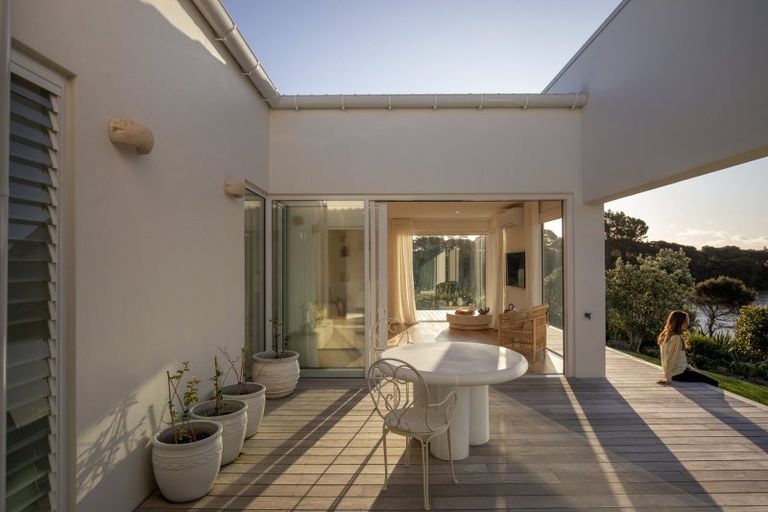 Photo of property in 16 Rangitahi Road, Raglan, 3225