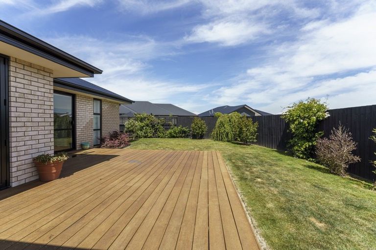 Photo of property in 11 Flagstaff Place, Halswell, Christchurch, 8025