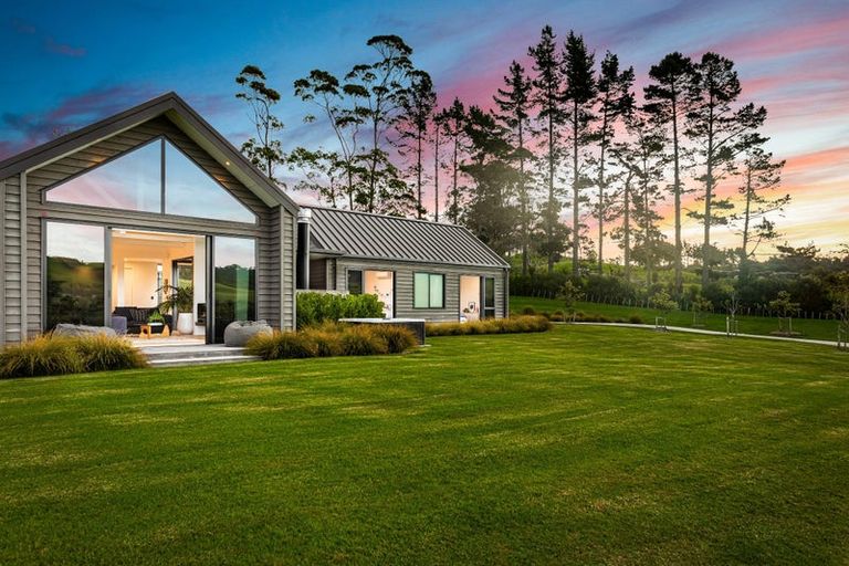 Photo of property in 1502 Weranui Road, Wainui, Silverdale, 0994