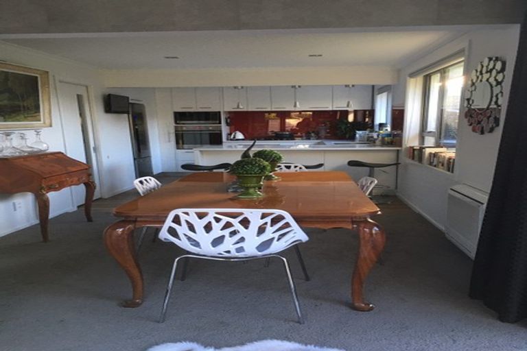 Photo of property in 2/52 Crofton Road, Harewood, Christchurch, 8051