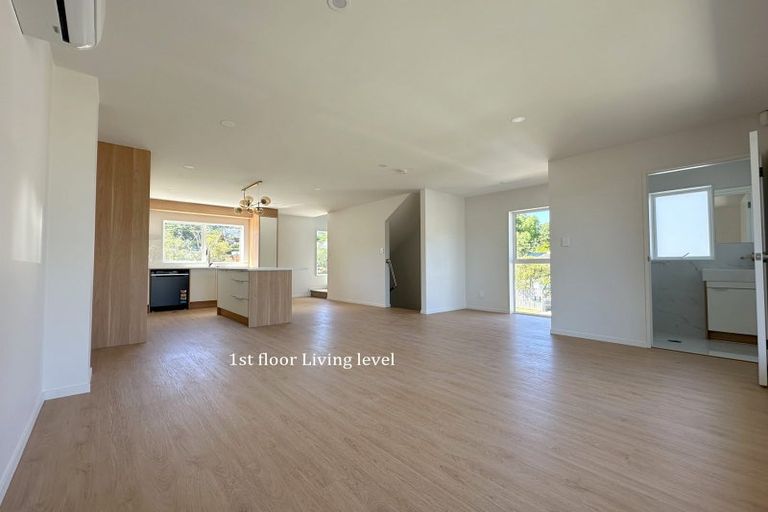 Photo of property in 15c Blenheim Street, Glenfield, Auckland, 0629