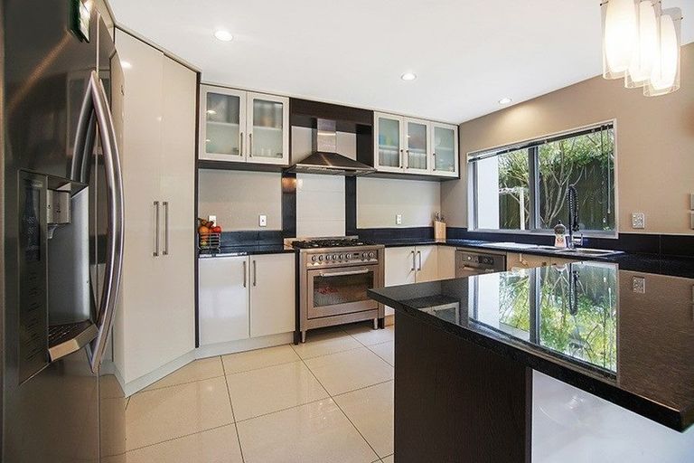 Photo of property in 2 Hawkdun Drive, Flat Bush, Auckland, 2016