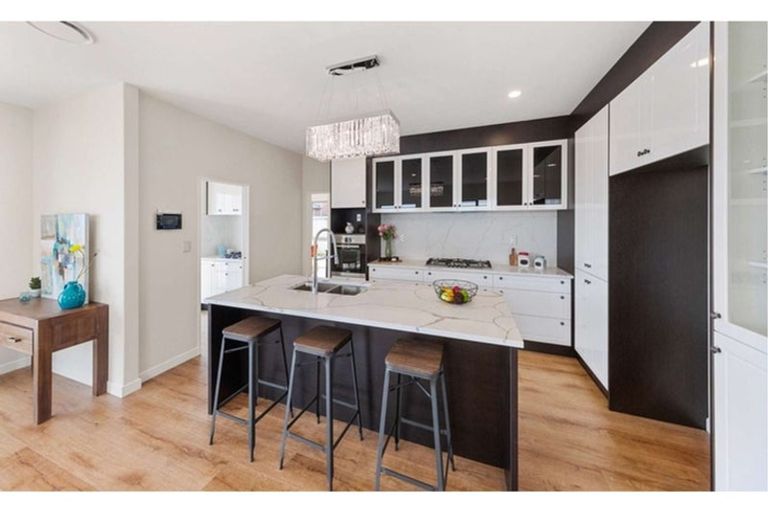 Photo of property in 29 Carrickdawson Drive, Flat Bush, Auckland, 2019