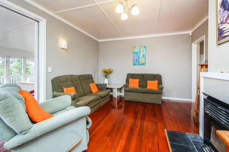 Photo of property in 309 Great North Road, Henderson, Auckland, 0612