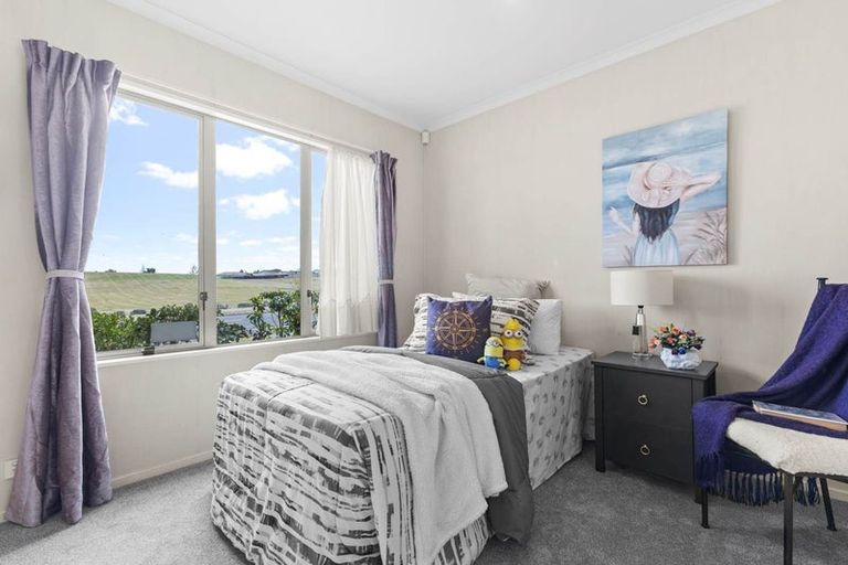 Photo of property in 31 Magic Way, Randwick Park, Auckland, 2105