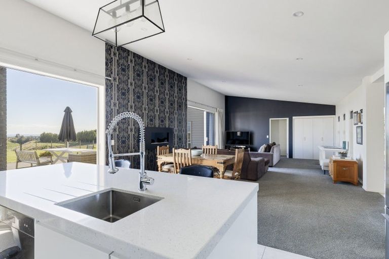 Photo of property in 576a Mangorei Road, Mangorei, New Plymouth, 4371